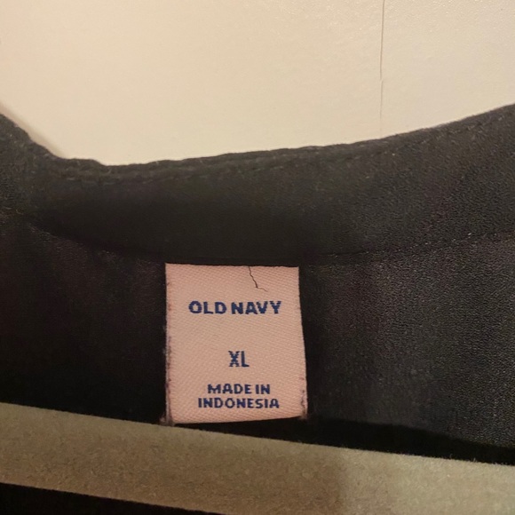 Adorable Old Navy Blouse - Picture 2 of 3